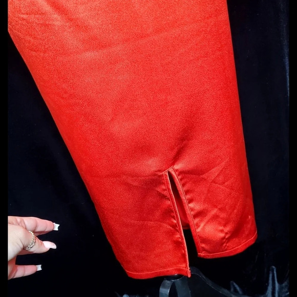 PrettyLittleThing Red Satin Ruched Skirt Puff Sleeve Midi Dress - Picture 3 of 8